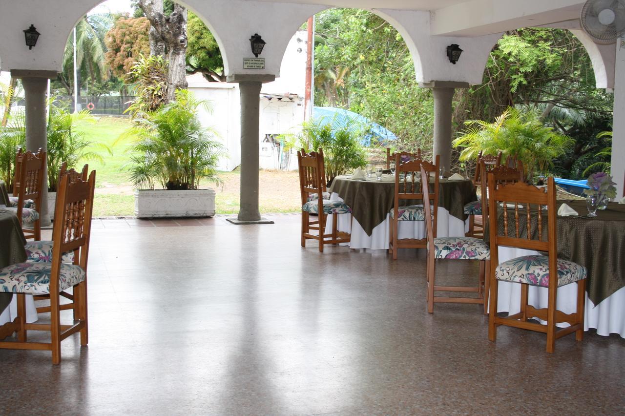 Отель Club Campestre De Neiva Нейва Экстерьер фото